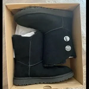UGG Shoes Ugg Short Turnlock Boots Poshmark